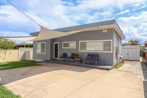 The Beach Shack - Seniors Australia 0