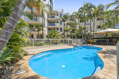 The Burlington Holiday Apartments - Seniors Australia 0