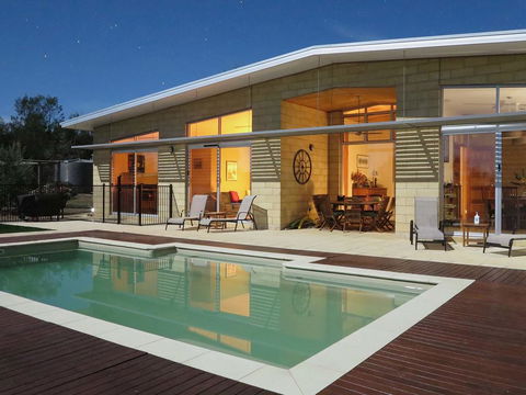 The Chocolate Lily Bed & Breakfast - Seniors Australia 0