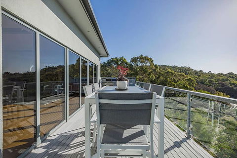 The Cove Bay Of Fires - Seniors Australia 1