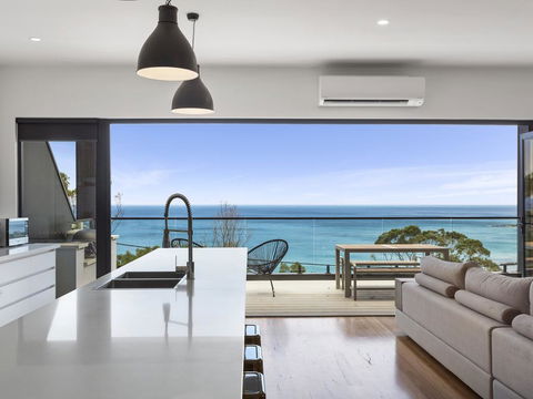 The Cube - Striking Architectural Showpiece - Seniors Australia 1