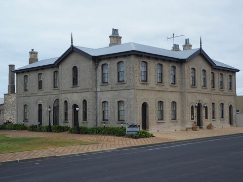 The Customs House B & B - Seniors Australia 0