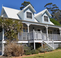 The Doll's House - Charming 2 bedroom cottage just a short walk from the village - Seniors Australia