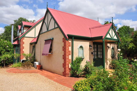 The Dove Cote - Seniors Australia 1