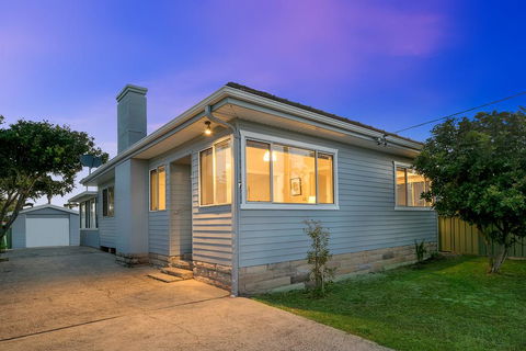 The Entrance North Lakeside Cottage - Seniors Australia 0