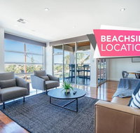 The Grand Oasis - Pool - Wifi - Mins from beach - Seniors Australia