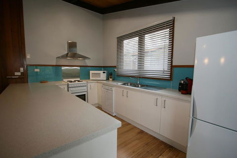 The Lakefront 69 Townsend Street - Seniors Australia 2