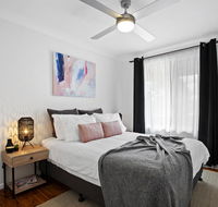 The Neo stylish central apartment with aircon courtyard and Netflix - Seniors Australia