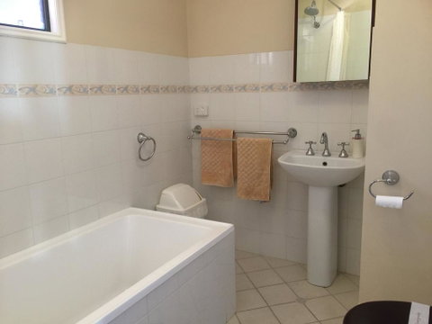 The Nosh & Nod - Howick Street - Seniors Australia 1
