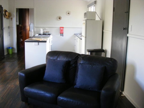 The Old School House BnB - Seniors Australia 1