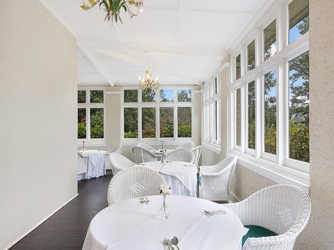 The Robertson Hotel - Seniors Australia 3