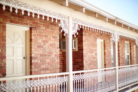 The Rose Hotel & Motel - Seniors Australia 0