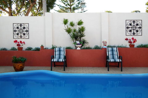 The Spanish Retreat And BnB - 24 Hrs - Seniors Australia 3
