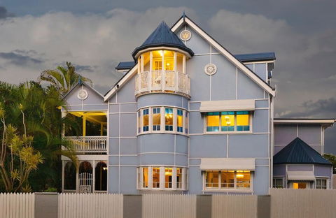 The Turret House - The Entire Middle Level - Seniors Australia 2