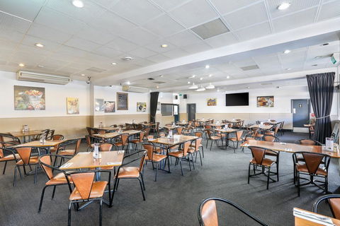 The Union Club Hotel - Seniors Australia 1