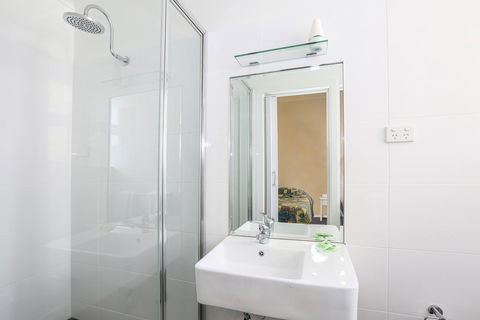 The Union Club Hotel - Seniors Australia 3