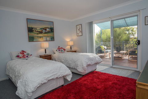 The White House - Seniors Australia 1