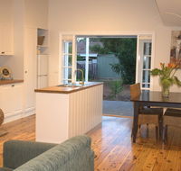 The Yellow Daisy - Seniors Australia