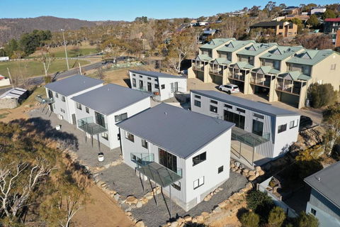 TheNix Jindabyne - Seniors Australia 1