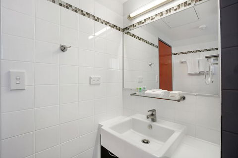 Toowong Inn & Suites - Seniors Australia 3