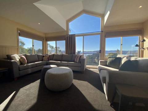 Torino 6 - Lake Jindabyne & Snowy Mountain Views - Seniors Australia 2