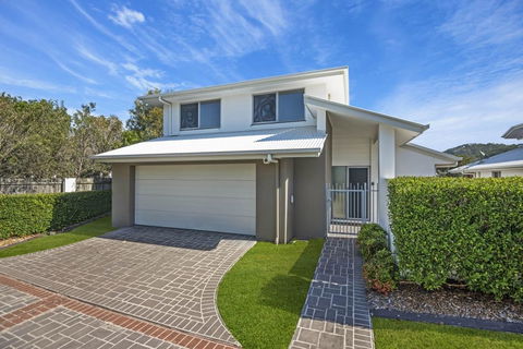 Townhouse On The Canal - Seniors Australia 3