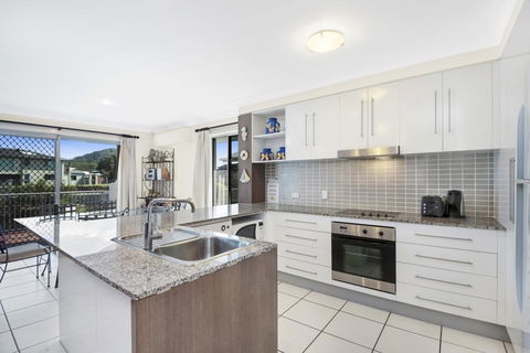 Townhouse On The Canal - Seniors Australia 1