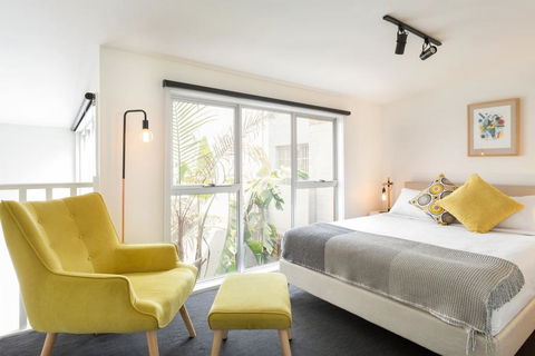 Trendy Loft Near Smith St. With Cosy Courtyard And Parking - Seniors Australia 2