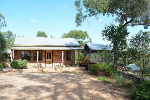 Trestrail Cottage B & B - Seniors Australia 0