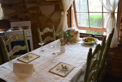 Trestrail Cottage B & B - Seniors Australia 2