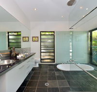 Trinity Beach Hideaway - Seniors Australia