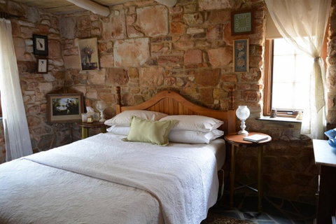 Trestrail Cottage B & B - Seniors Australia 1