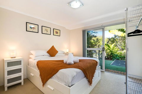Tropical Townhouse With Two Courtyards And Pool - Seniors Australia 1