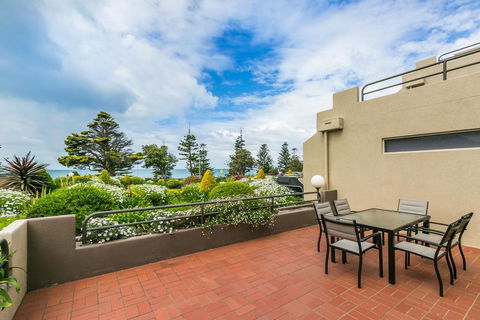 Two Bays Apartments, Australia - Seniors Australia 1