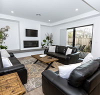 TWO TEN Sleeps 10 Luxury CBD Accommodation - Seniors Australia