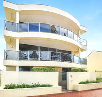 Ultimate Esplanade - 3 Storey Experience - WiFi - Seniors Australia
