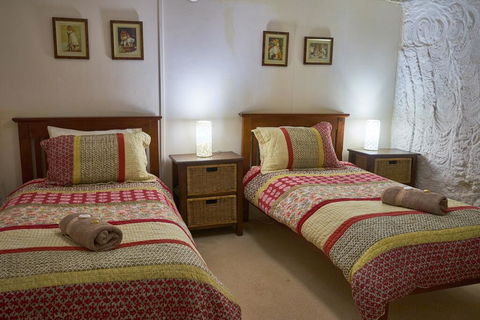 Underground Bed & Breakfast - Seniors Australia 3