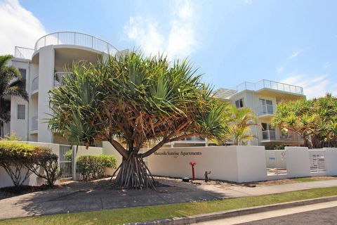 Unit 1 Marcoola Sunrise - Marcoola Beach - Seniors Australia 0