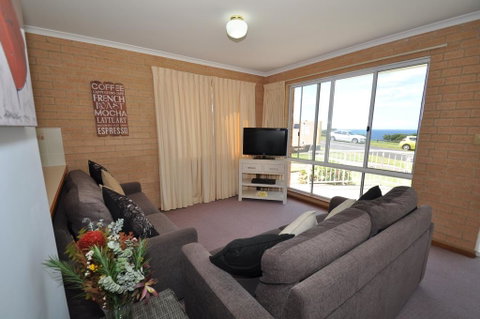 Unit 1, Countess Court - Seniors Australia 2