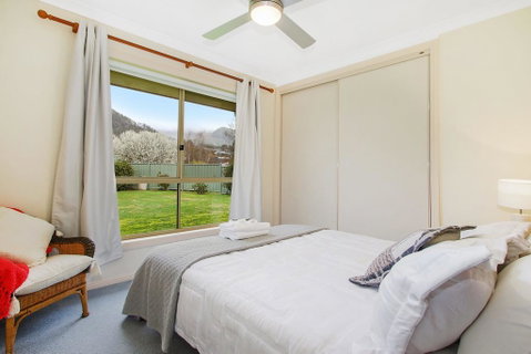 Valley View Townhouse - On The RAIL TRAIL - Seniors Australia 1