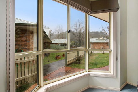 Valley View Townhouse - On The RAIL TRAIL - Seniors Australia 3