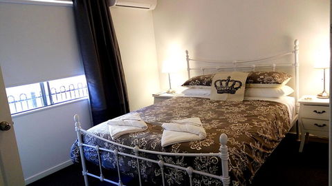 Victoria At Redcliffe Bed & Breakfast - Seniors Australia 2