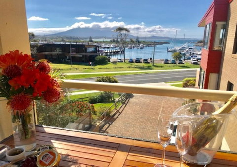 Vista Marina Penthouse #6 - Seniors Australia 0