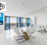 Waterview 3BR modern apartment near Harbour Town - Waterpoint - Seniors Australia