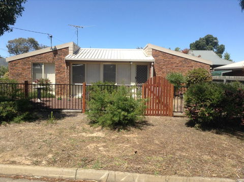 Wattle Hill Cottage - Seniors Australia 0