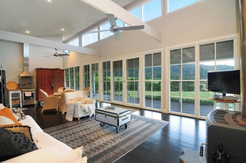 Willabrook Retreat - Mojo Cottage - Romantic Escape! - Seniors Australia 2