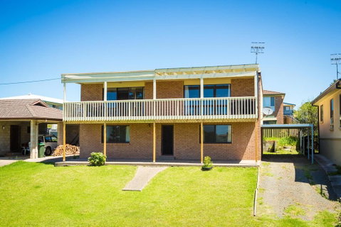 Williams Wonder - Large Beach House - Seniors Australia 0