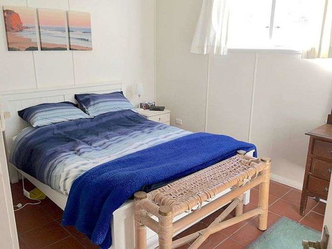 Wisteria Cottage On The Lagoon/Beach - Seniors Australia 3