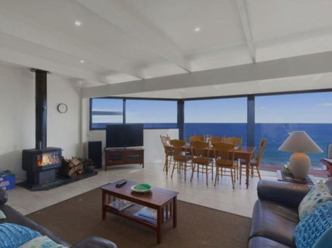 Wye Escape With Amazing Sweeping Ocean Views - Seniors Australia 3