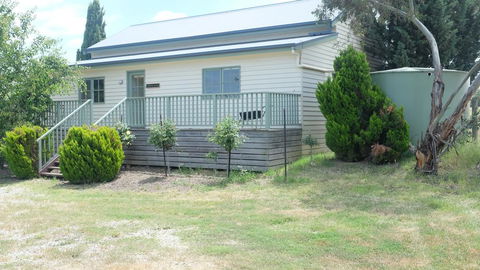 Yea Wood Duck Cottage - Seniors Australia 2